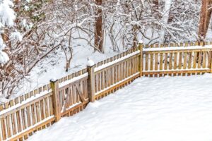 wooden-fence-winter